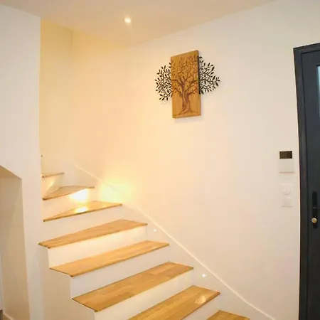 Duplex 1 Apartment *